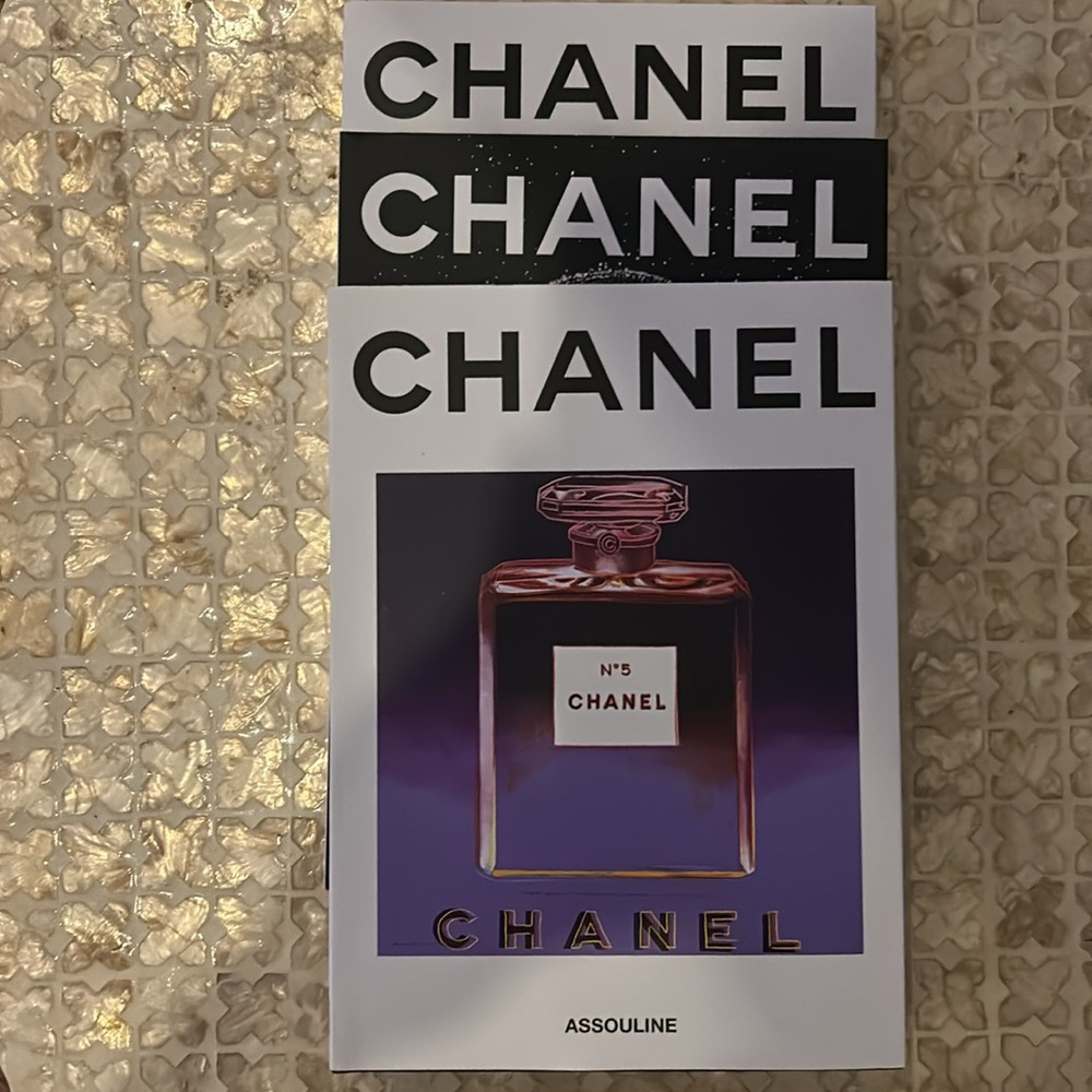 CHANEL SET OF 3 BOOKS BY ASSOULINE